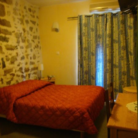 Le Bilboquet Hotel Le Puy-en-Velay Стая снимка