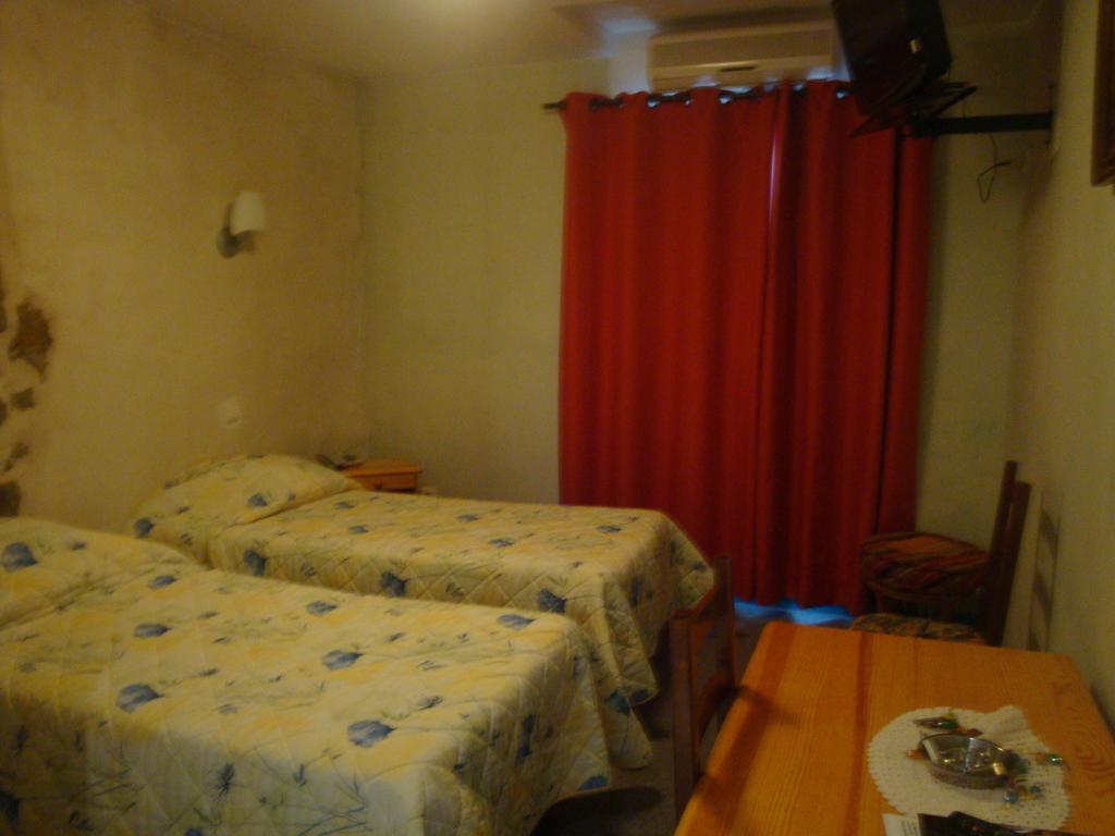 Le Bilboquet Hotel Le Puy-en-Velay Стая снимка